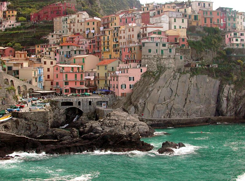 Monterosso al Mare Crystalline water, plentiful restaurants and small hotels 